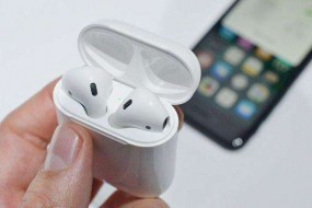 全面打壓國產(chǎn)手機(jī)，再傳蘋果iPhone12附送AirPods，產(chǎn)量突破1.2億