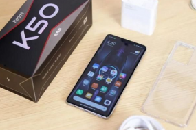 【曝光】再塑經(jīng)典，Redmi K50系列「墨羽」首張全身照亮相